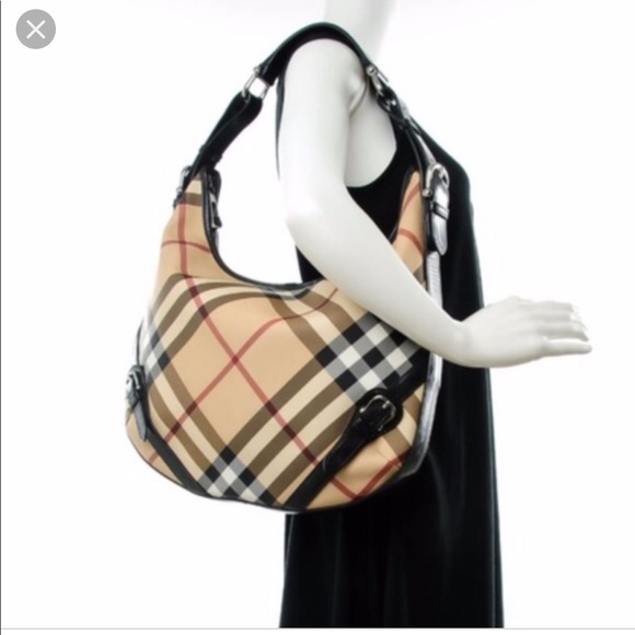 Burberry Handbags - Authentic Burberry Larkin purse